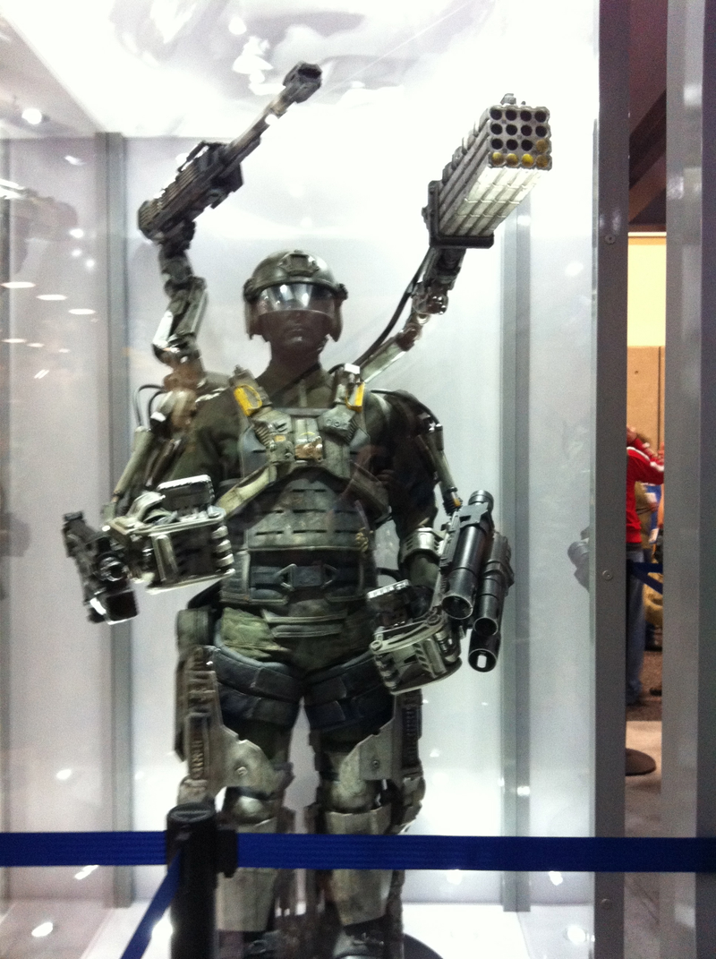 Illustration for article titled See Tom Cruise and Emily Blunt's mecha suits from Edge of Tomorrow
